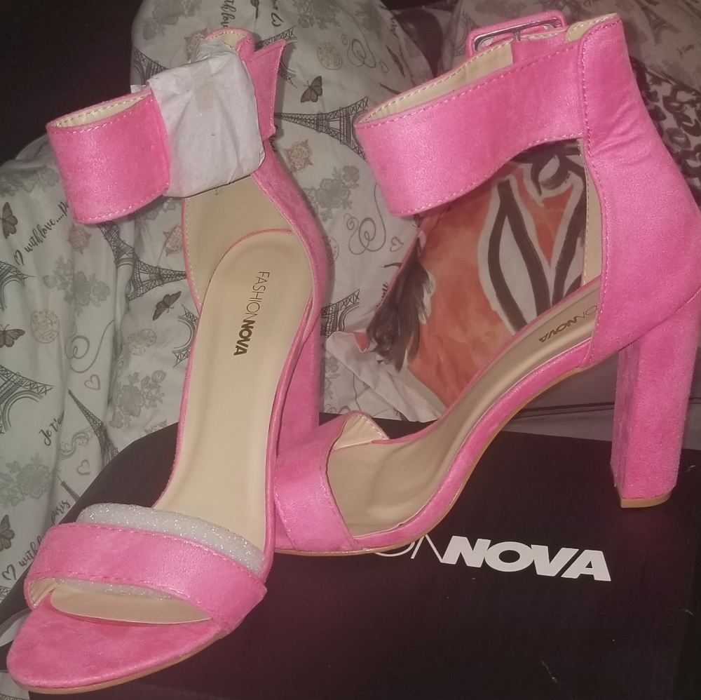 Fashion Nova pink chunky heel size 11